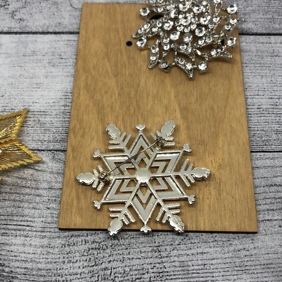 Bundle lot 3 vintage rhinestone statement brooches Monet and more - Picture 7 of 11